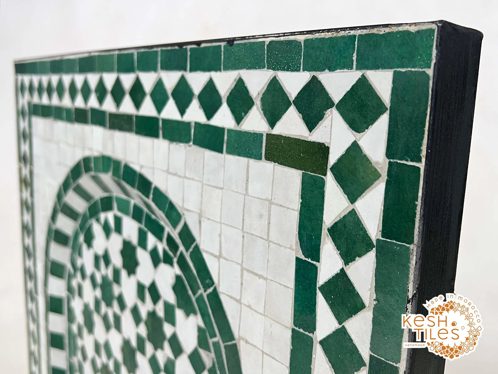 CUSTOM MOSAIC FOUNTAIN - Amazing Indoor/Outdoor Artistic Fountain - Emerlad Green And White Mid Century Pattern - Moroccan Zellige Fountain