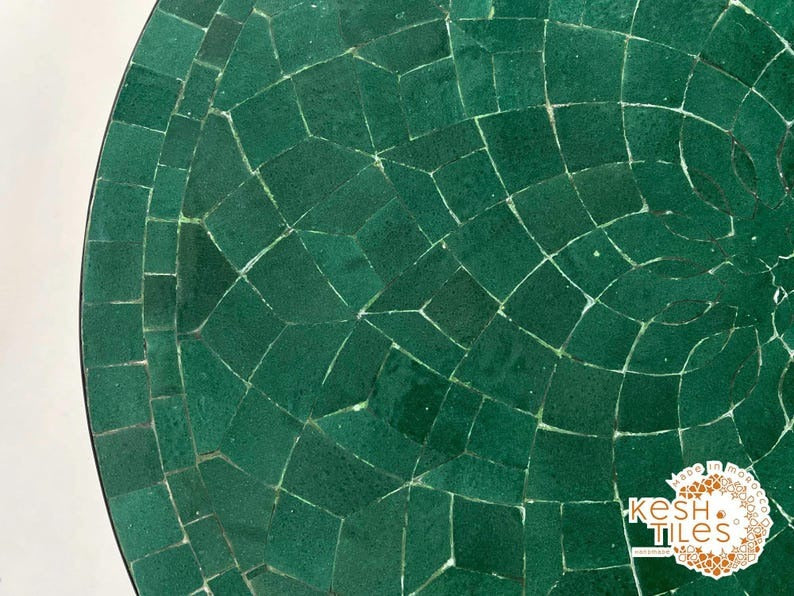 Drâa - Round Green Mosaic Table, Handmade Moroccan Flower Design Table
