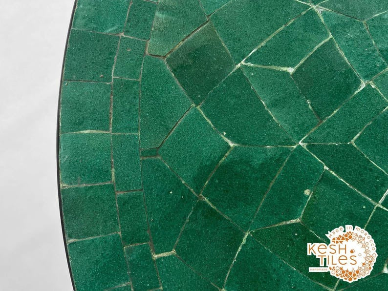 Drâa - Round Green Mosaic Table, Handmade Moroccan Flower Design Table