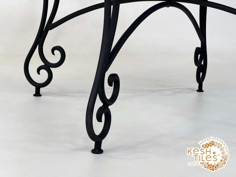 Drâa - Round Green Mosaic Table, Handmade Moroccan Flower Design Table