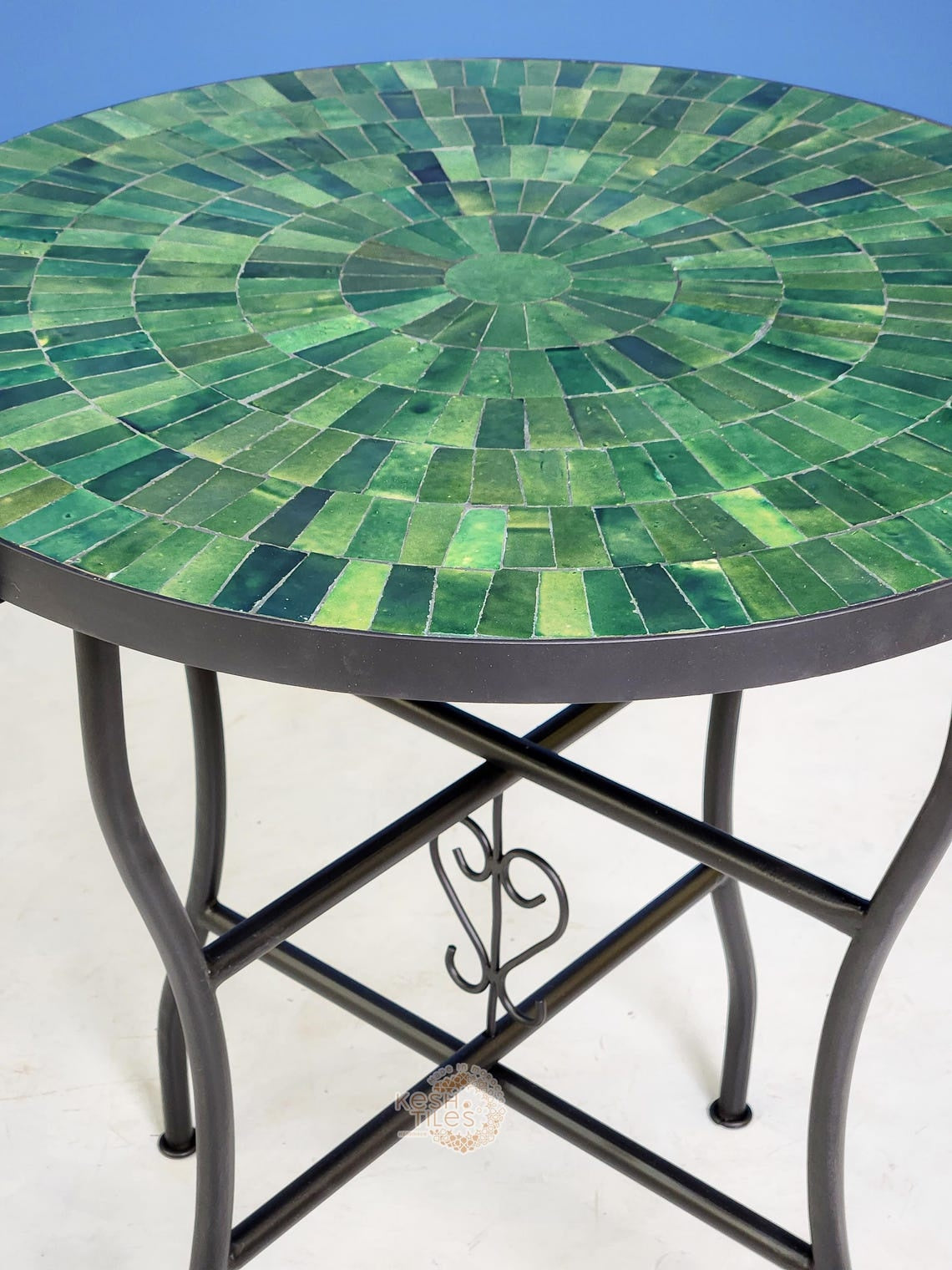 Amud - Green Mosaic Table, Round Handmade Moroccan Zellige Patio Table