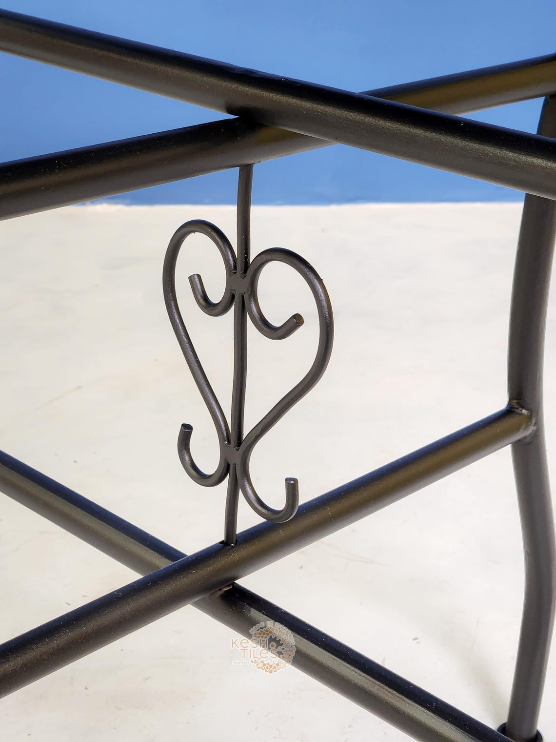 Amud - Green Mosaic Table, Round Handmade Moroccan Zellige Patio Table