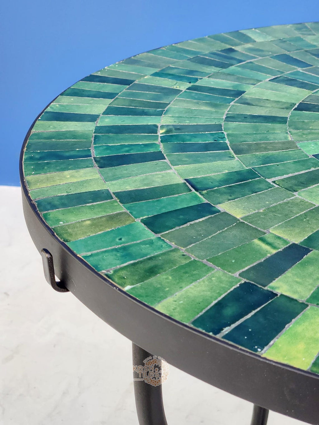 Amud - Green Mosaic Table, Round Handmade Moroccan Zellige Patio Table