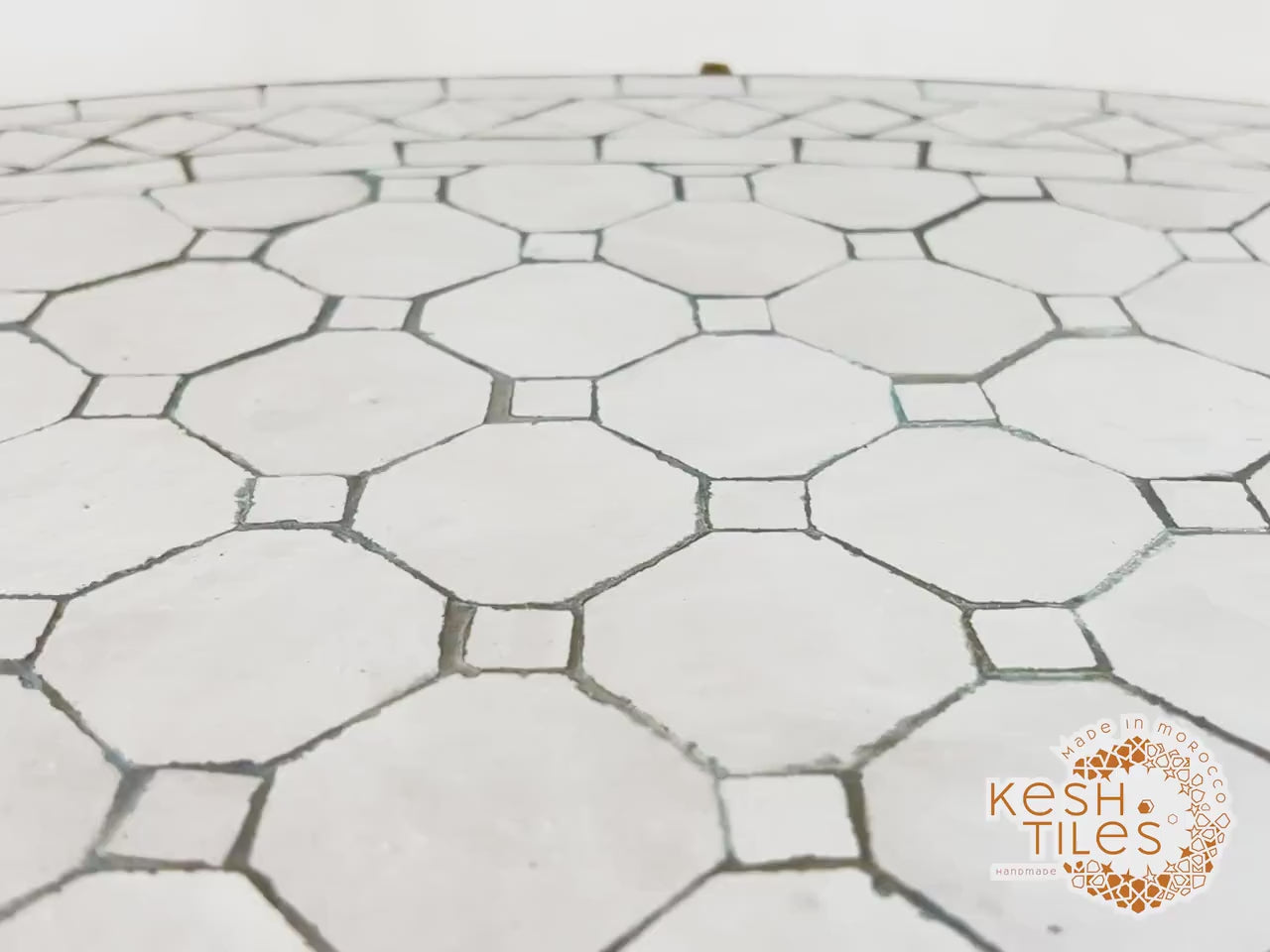 Tiddu - White Mosaic Table, Round Handmade Zellige Patio Table with Golden Base